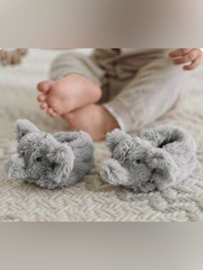 Pottery Barn Kids Cozy Grey Plush Elephant Kids Slippers Size 6-12 Months